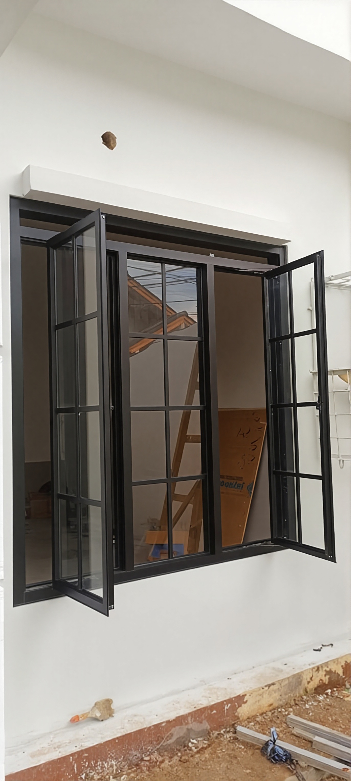 Jendela Swing 3 Daun