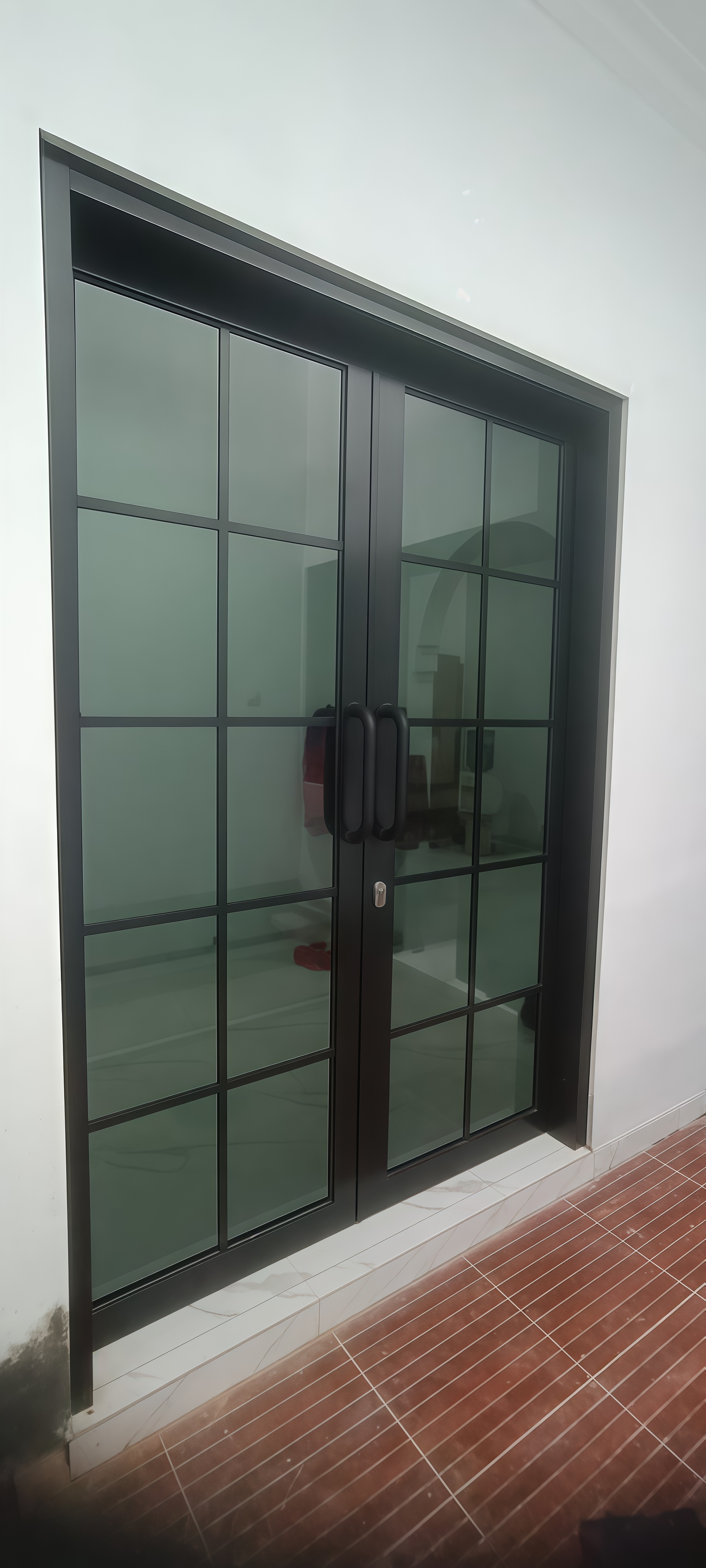 Pintu Double Ornamen Kaca